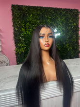 Load image into Gallery viewer, 13x4 HD Lace Frontal Wigs